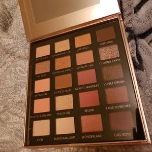 Iconic London "Day to Slay" Eyeshadow Pallette